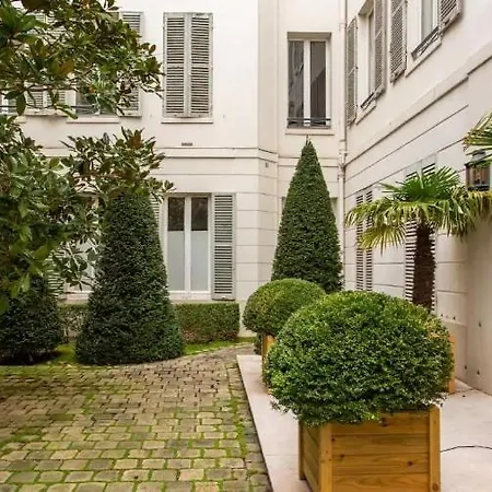 Hidden Beauty - Calm & Verdant - Orsay Museum Apartment Paris